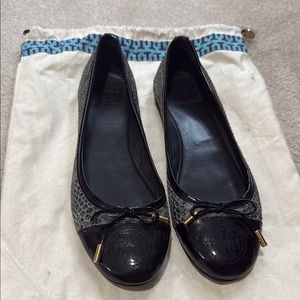 Tory Burch Black and Gray Flats with Bow Detail